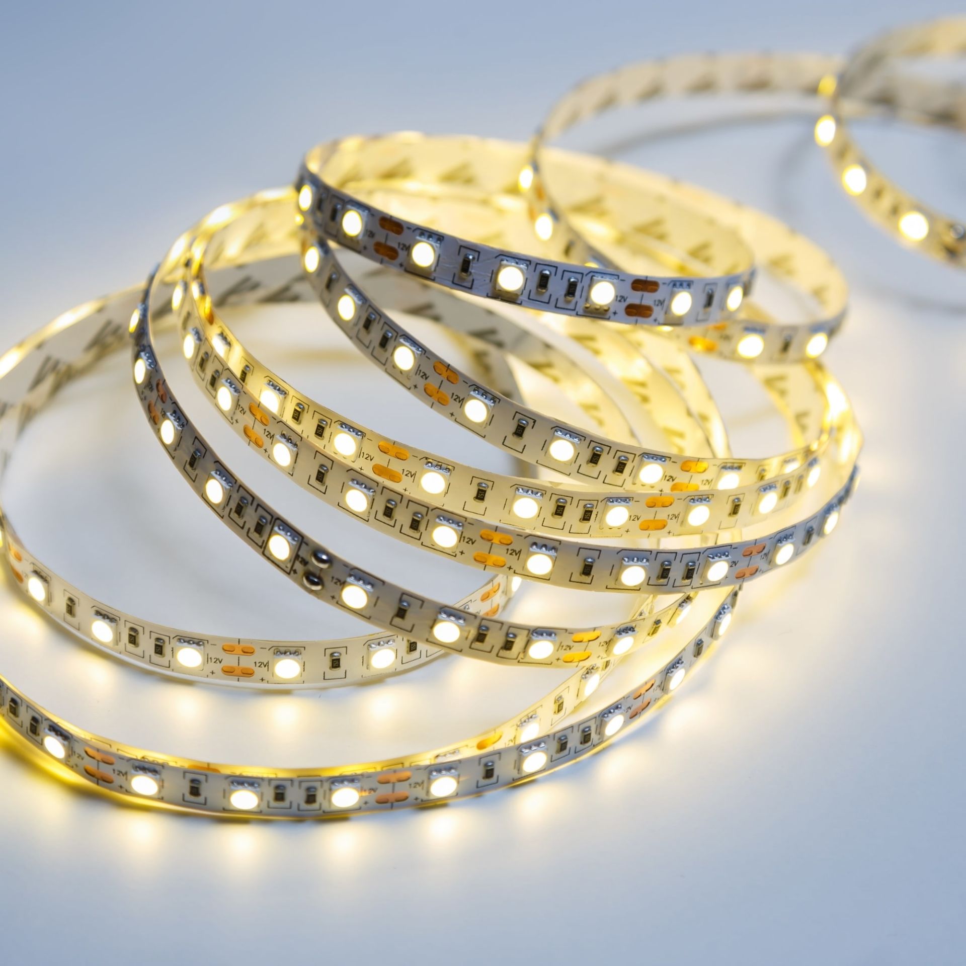 Noas İç Mekan Şerit Led 12 Volt 5 Metre 4000K YL40-4007